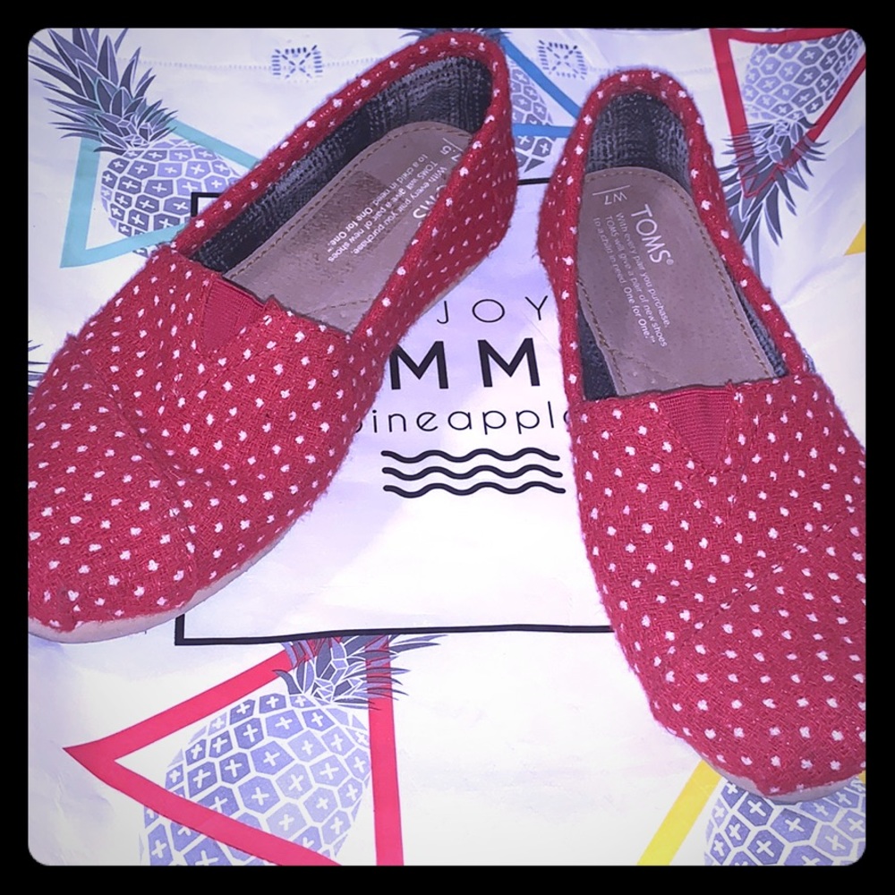 Toms sz. 7.5-red polka dot
